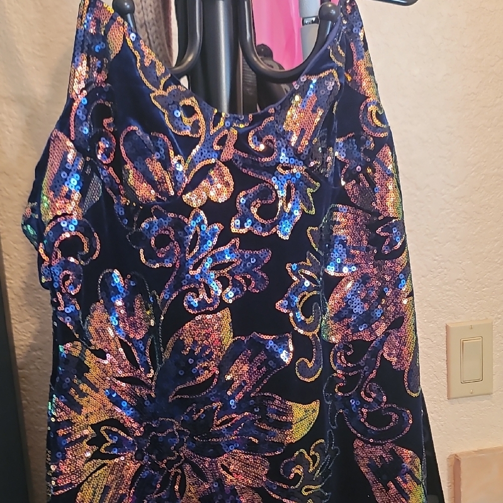 BLack AND ROSEGOLD Spaghetti Strap Backless GOWN - Picture 2 of 8